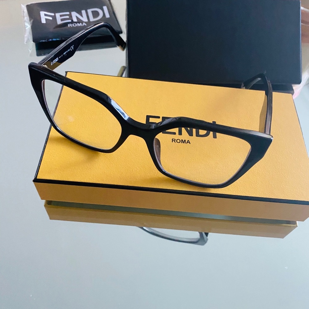 NEW FENDI GLASSES - Picture 4 of 6
